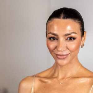 Monochromatic Makeup: Placement, Tone & Balance