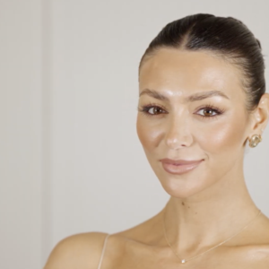 Monochromatic Makeup: Placement, Tone & Balance