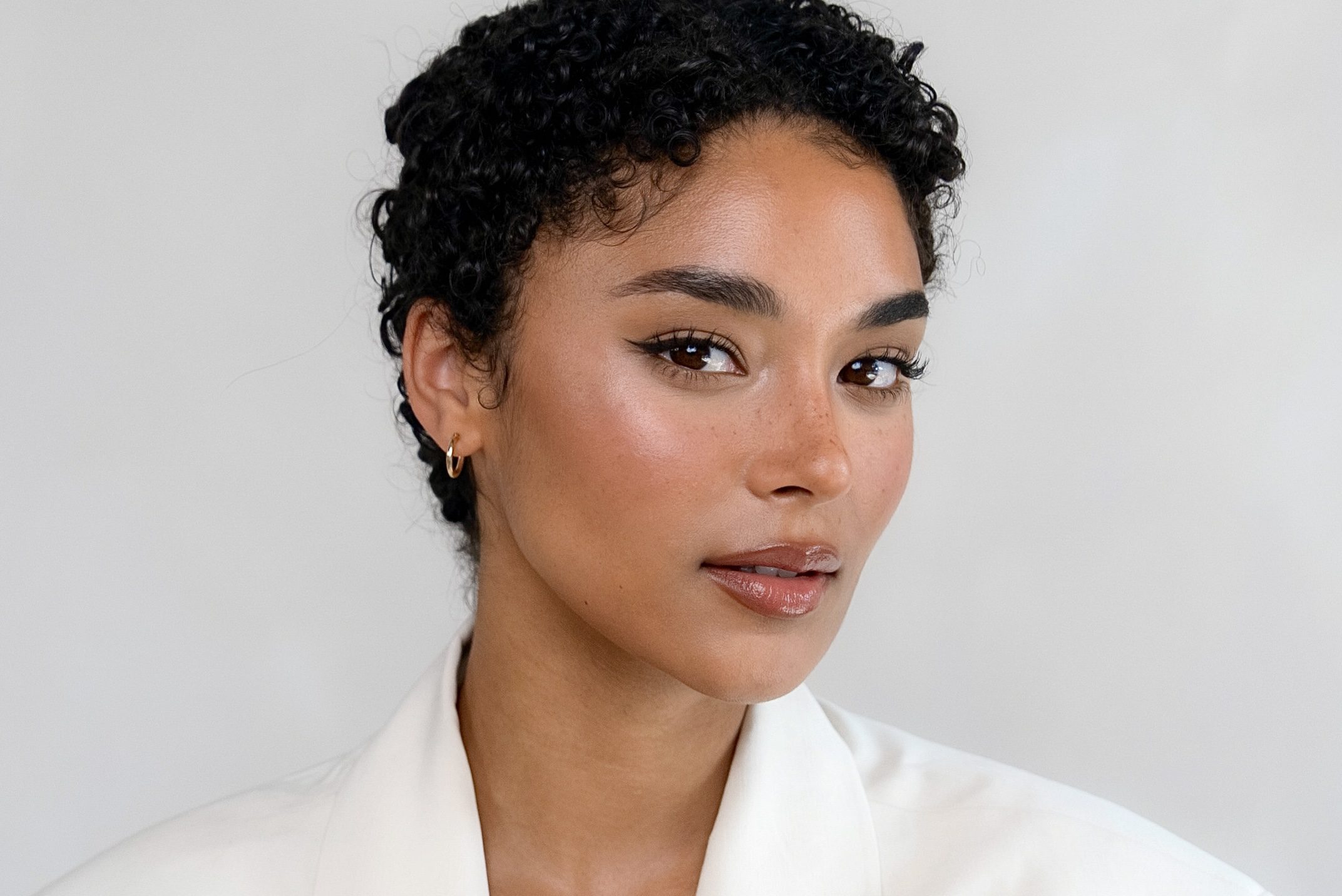 Natural Soft Bridal Make Up On Medium Skin